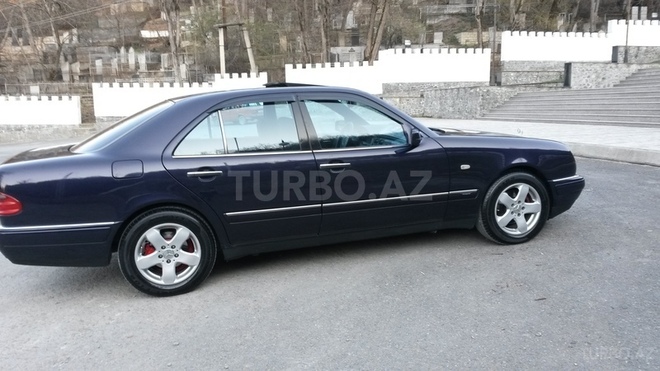 Mercedes E 240 1999, 238,000 km - 2.4 л - Şəki
