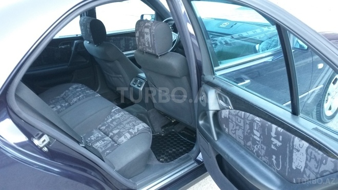 Mercedes E 240 1999, 238,000 km - 2.4 л - Şəki