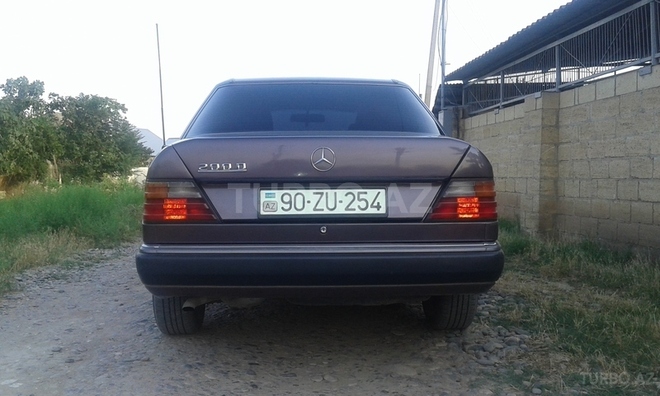 Mercedes E 200 1993, 270,000 km - 2.0 l - Sabirabad