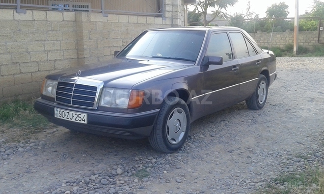 Mercedes E 200 1993, 270,000 km - 2.0 l - Sabirabad