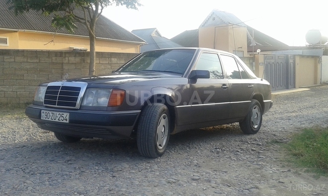 Mercedes E 200 1993, 270,000 km - 2.0 l - Sabirabad