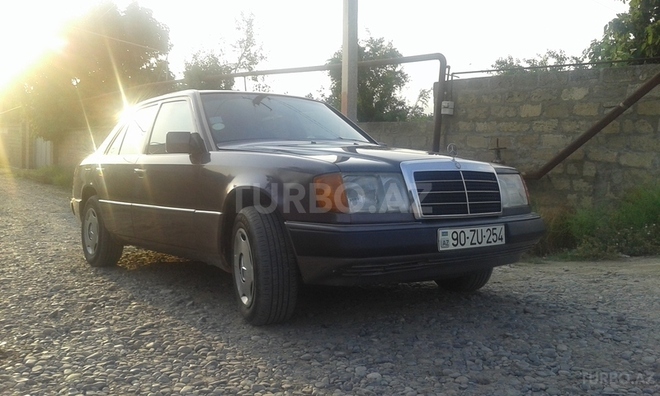 Mercedes E 200 1993, 270,000 km - 2.0 l - Sabirabad