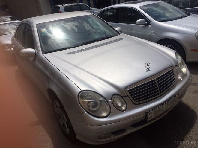 Mercedes E 220 2005, 304,000 km - 2.2 l - Bakı