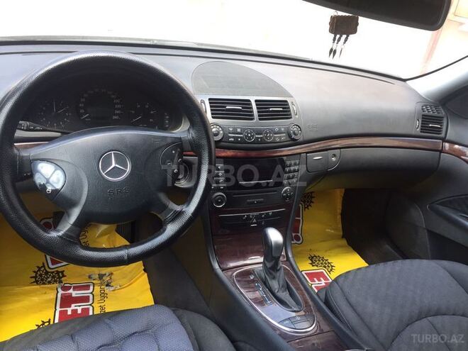 Mercedes E 220 2005, 304,000 km - 2.2 l - Bakı