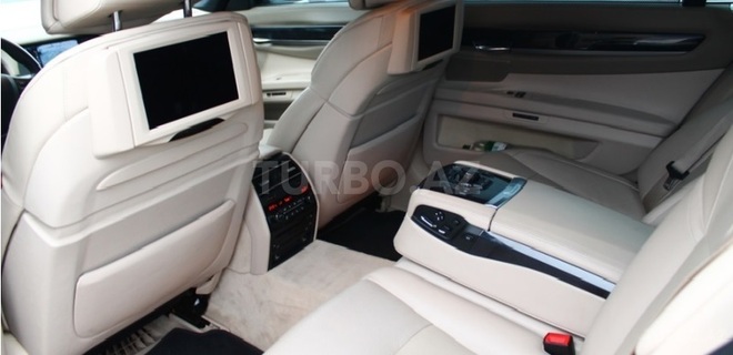 BMW 750 2009, 132,000 km - 4.4 l - Bakı