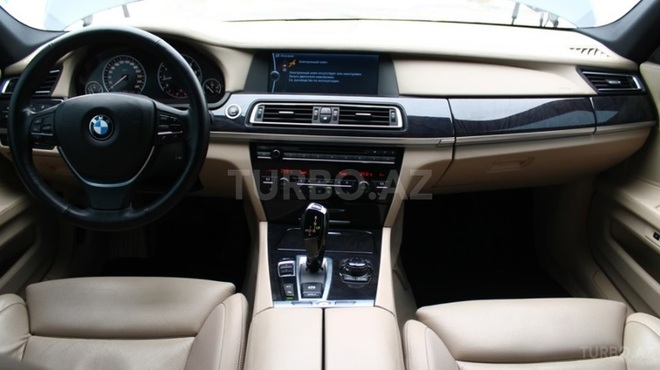 BMW 750 2009, 132,000 km - 4.4 l - Bakı