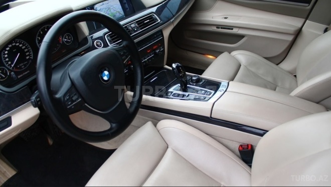 BMW 750 2009, 132,000 km - 4.4 l - Bakı