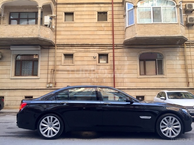 BMW 750 2009, 132,000 km - 4.4 l - Bakı