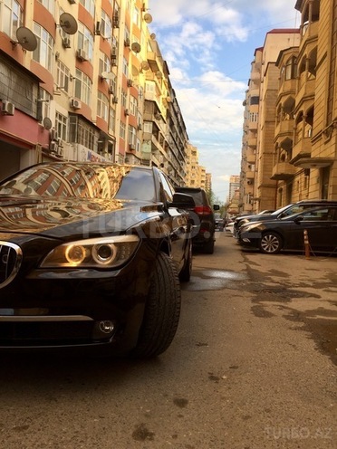BMW 750 2009, 132,000 km - 4.4 l - Bakı