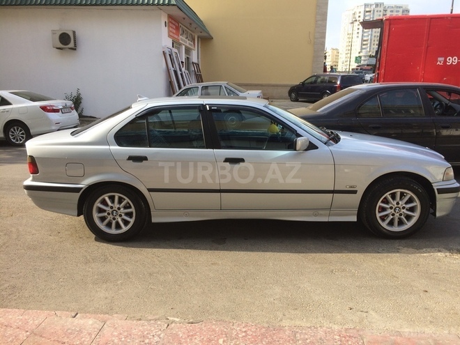 BMW 325 1997, 235,000 km - 2.5 l - Bakı