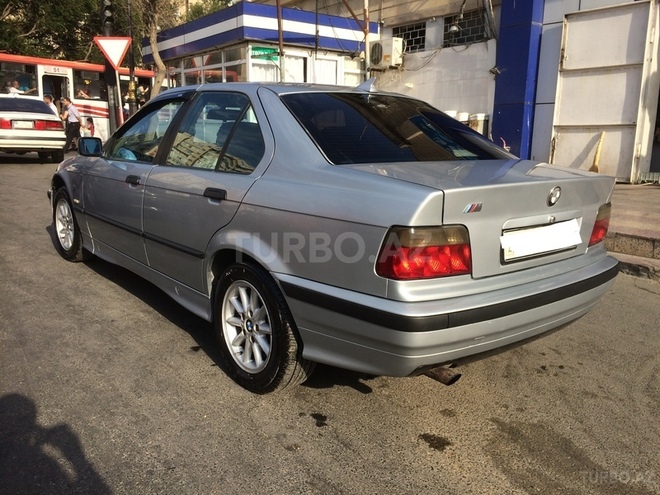 BMW 325 1997, 235,000 km - 2.5 l - Bakı
