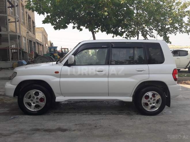 Mitsubishi Pajero io 1999, 215,000 km - 1.8 l - Yevlax