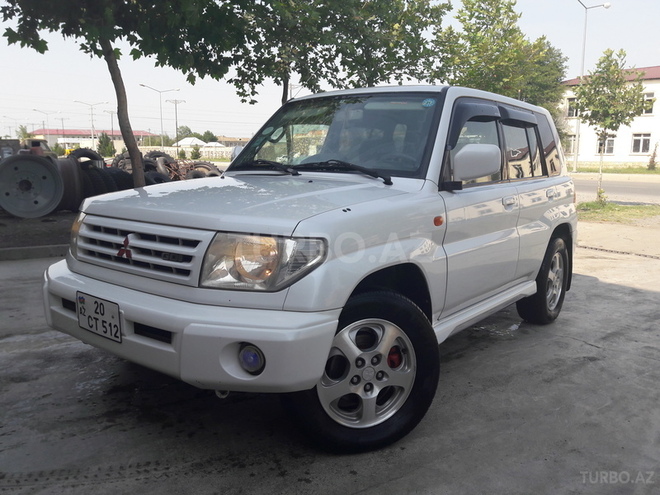 Mitsubishi Pajero io 1999, 215,000 km - 1.8 l - Yevlax