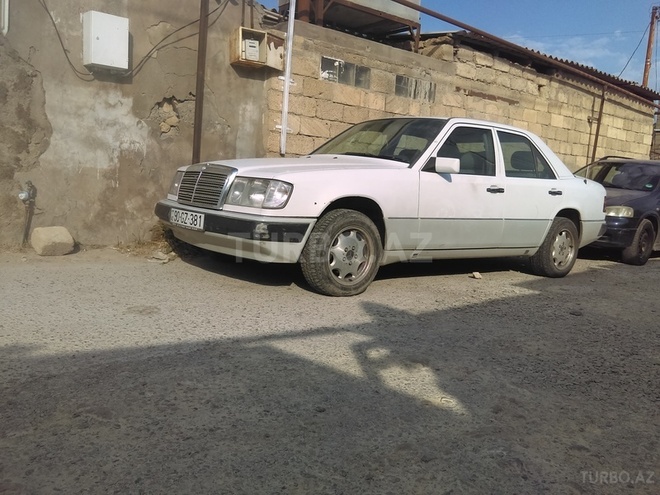 Mercedes E 200 1991, 343,434 km - 2.2 l - Bakı