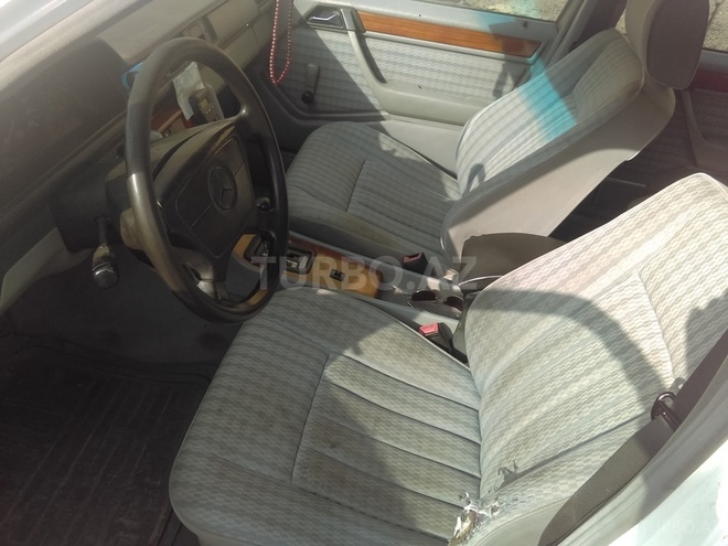 Mercedes E 200 1991, 343,434 km - 2.2 l - Bakı