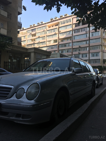 Mercedes E 270 2001, 292,000 km - 2.7 l - Bakı
