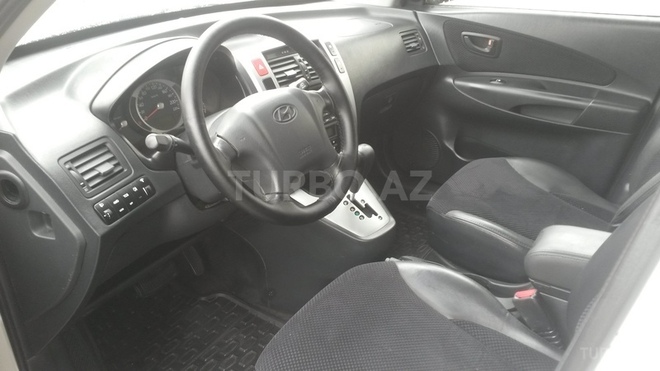 Hyundai Tucson 2006, 160,000 km - 2.0 l - Samux
