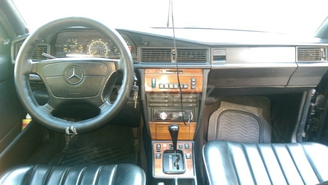 Mercedes 190 1992, 233,000 km - 2.3 l - Bakı