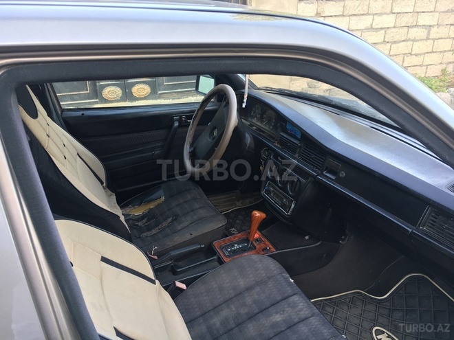 Mercedes 190 1990, 300,000 km - 2.0 l - Bakı