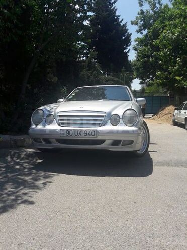 Mercedes E 240 2001, 263,000 km - 2.4 l - Bakı