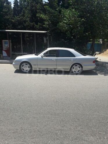 Mercedes E 240 2001, 263,000 km - 2.4 l - Bakı