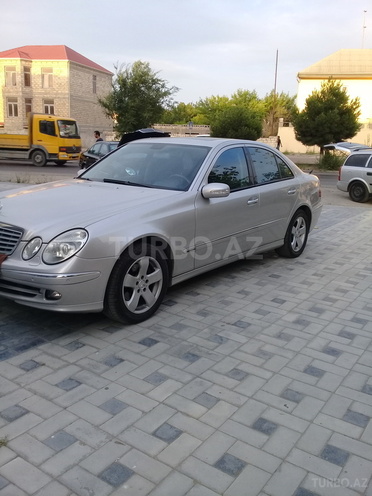 Mercedes E 320 2004, 303,000 km - 3.2 l - Sumqayıt