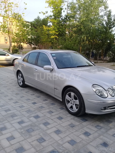 Mercedes E 320 2004, 303,000 km - 3.2 l - Sumqayıt