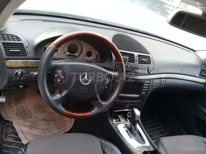 Mercedes E 320 2004, 303,000 km - 3.2 l - Sumqayıt