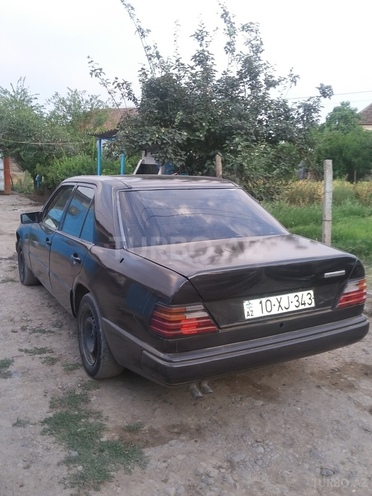 Mercedes E 260 1986, 360,000 km - 2.6 л - Masallı