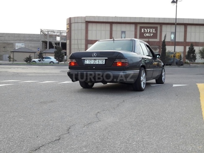 Mercedes E 220 1994, 276,350 km - 2.2 l - Bakı