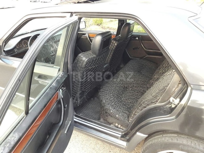 Mercedes E 220 1994, 276,350 km - 2.2 l - Bakı