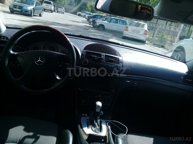 Mercedes E 320 2004, 303,000 km - 3.2 l - Sumqayıt