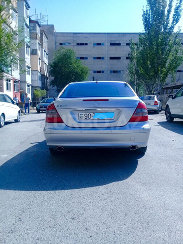 Mercedes E 320 2004, 303,000 km - 3.2 l - Sumqayıt
