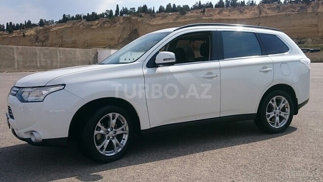 Mitsubishi Outlander 2013, 100,000 km - 2.4 l - Bakı