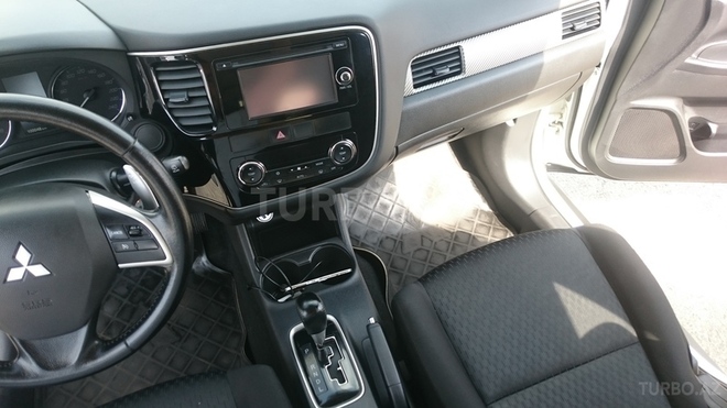 Mitsubishi Outlander 2013, 100,000 km - 2.4 l - Bakı
