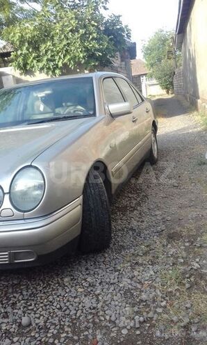 Mercedes E 230 1997, 345,000 km - 2.3 л - Lənkəran