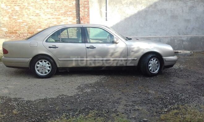 Mercedes E 230 1997, 345,000 km - 2.3 л - Lənkəran