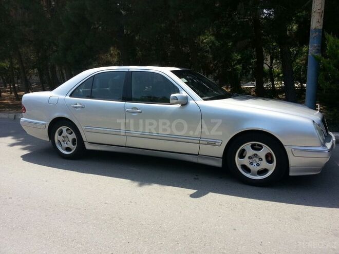 Mercedes E 270 2000, 255,000 km - 2.7 l - Bakı
