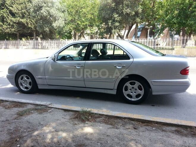 Mercedes E 270 2000, 255,000 km - 2.7 l - Bakı