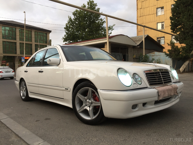 Mercedes E 240 1999, 225,000 km - 2.4 l - Bakı