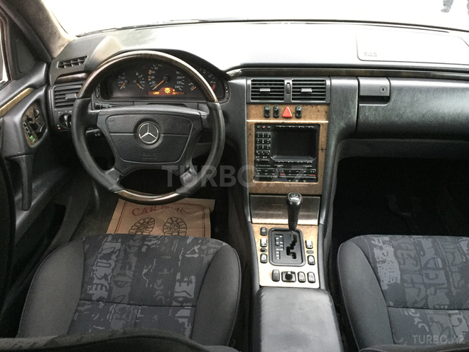 Mercedes E 240 1999, 225,000 km - 2.4 l - Bakı