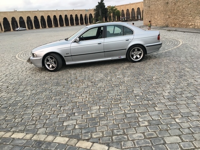 BMW 523 1998, 303,000 km - 2.5 l - Bakı