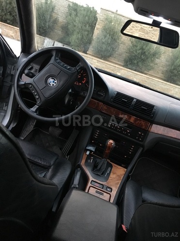 BMW 523 1998, 303,000 km - 2.5 l - Bakı