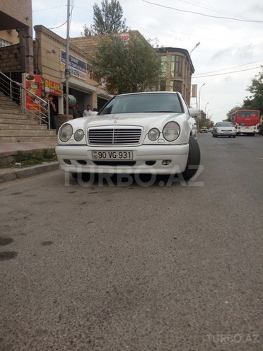 Mercedes E 240 1999, 225,000 km - 2.4 l - Bakı