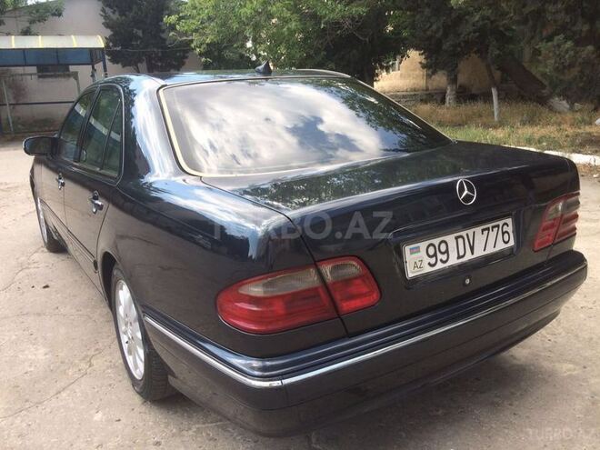Mercedes E 220 2001, 215,000 km - 2.2 l - Bakı