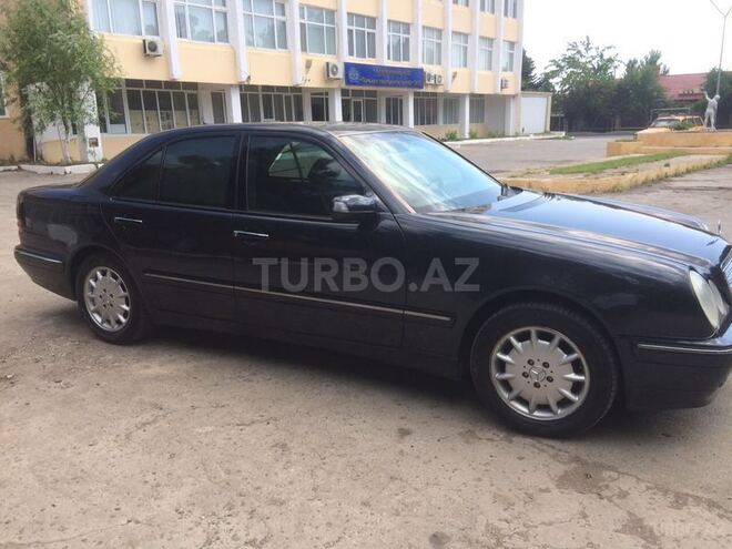 Mercedes E 220 2001, 215,000 km - 2.2 l - Bakı