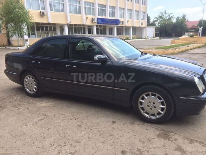 Mercedes E 220 2001, 215,000 km - 2.2 l - Bakı