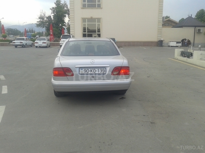 Mercedes E 200 1997, 330,568 km - 0.2 л - Gəncə