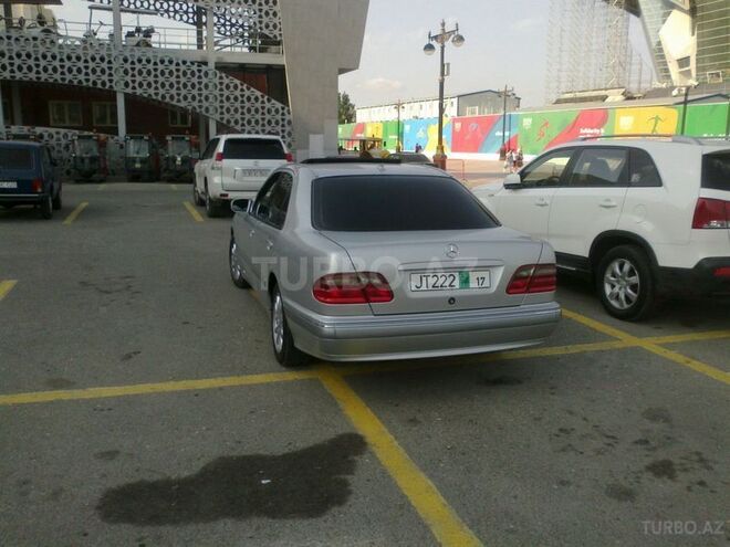 Mercedes E 200 2001, 187,000 km - 2.0 l - Bakı