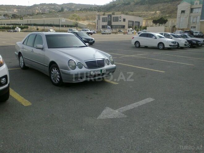 Mercedes E 200 2001, 187,000 km - 2.0 l - Bakı
